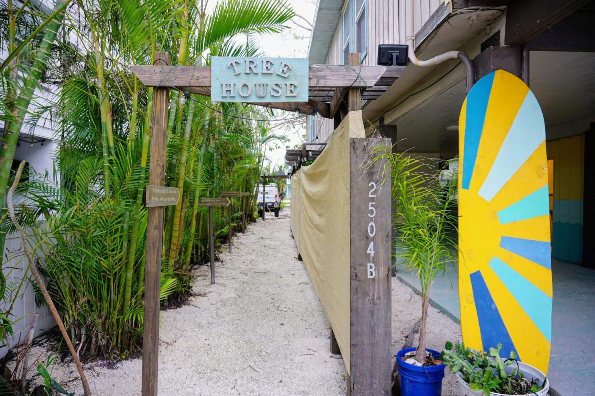 Ami Tree House Villa Bradenton Beach Exterior photo